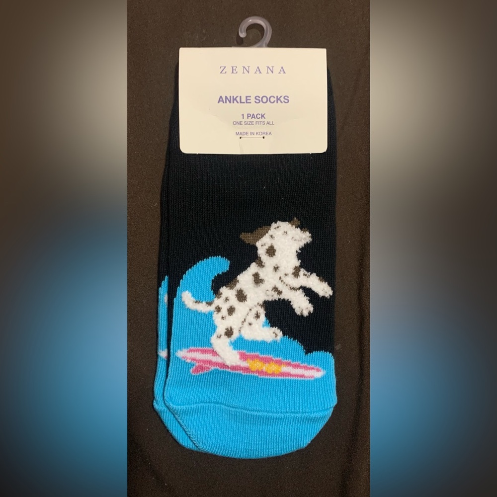 NWT. Zenana Outfitters Black and Blue Surfing Dog Socks